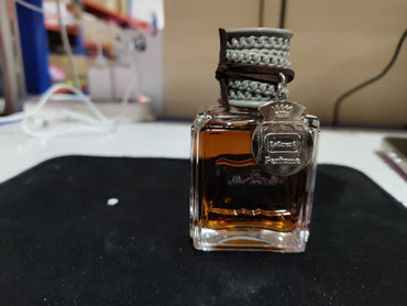 عطر خفيف يدوم طويلاً برائحة الكلمات البذيئة للرجال