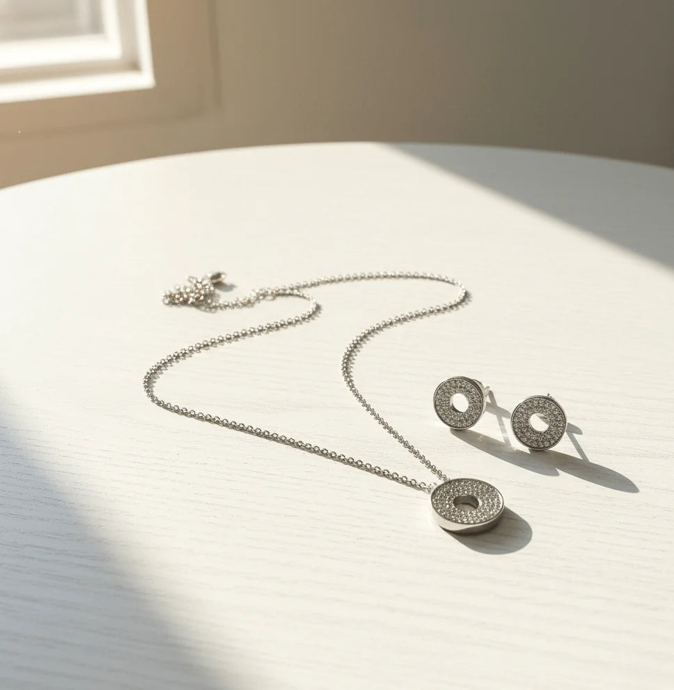 طقم قلادة وأقراط دائرية أنيقة بتصميم هالة