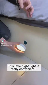 مصباح ليلي LED بمستشعر حركة